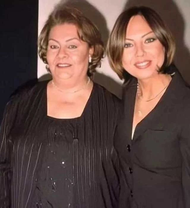 ebru gundesin annesi hayatini kaybetti (1)